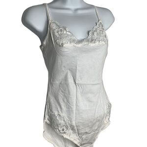 Free People Side of Sass‎ White Cotton Lace Trim Bodysuit sz Large NEW